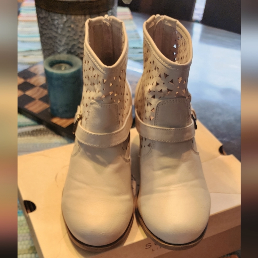 Sonoma Ankle Boots Size 8.5M
